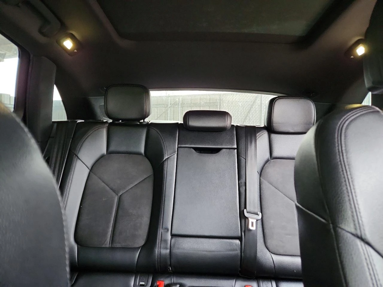 Porsche Macan 2.0l, снимка 10 - Автомобили и джипове - 54731217