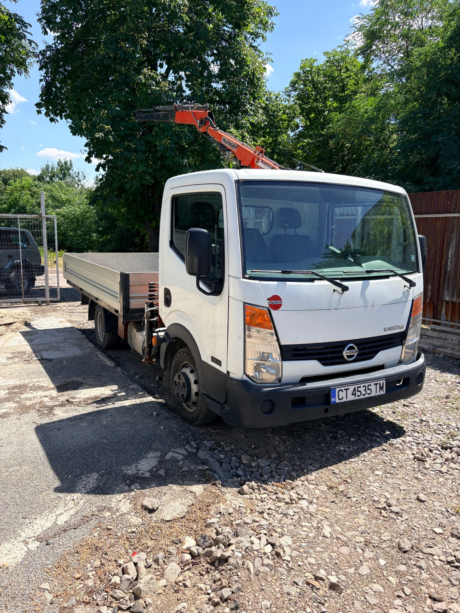 Nissan Kabstar 2.5 с Кран, снимка 2 - Камиони - 55233265