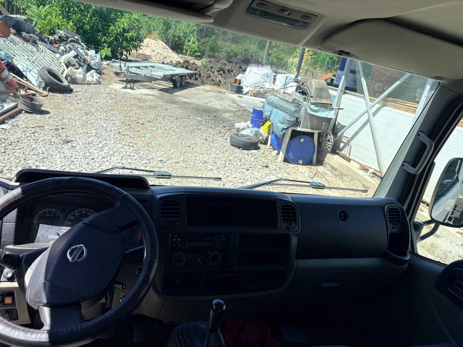 Nissan Kabstar 2.5 с Кран, снимка 6 - Камиони - 55233265
