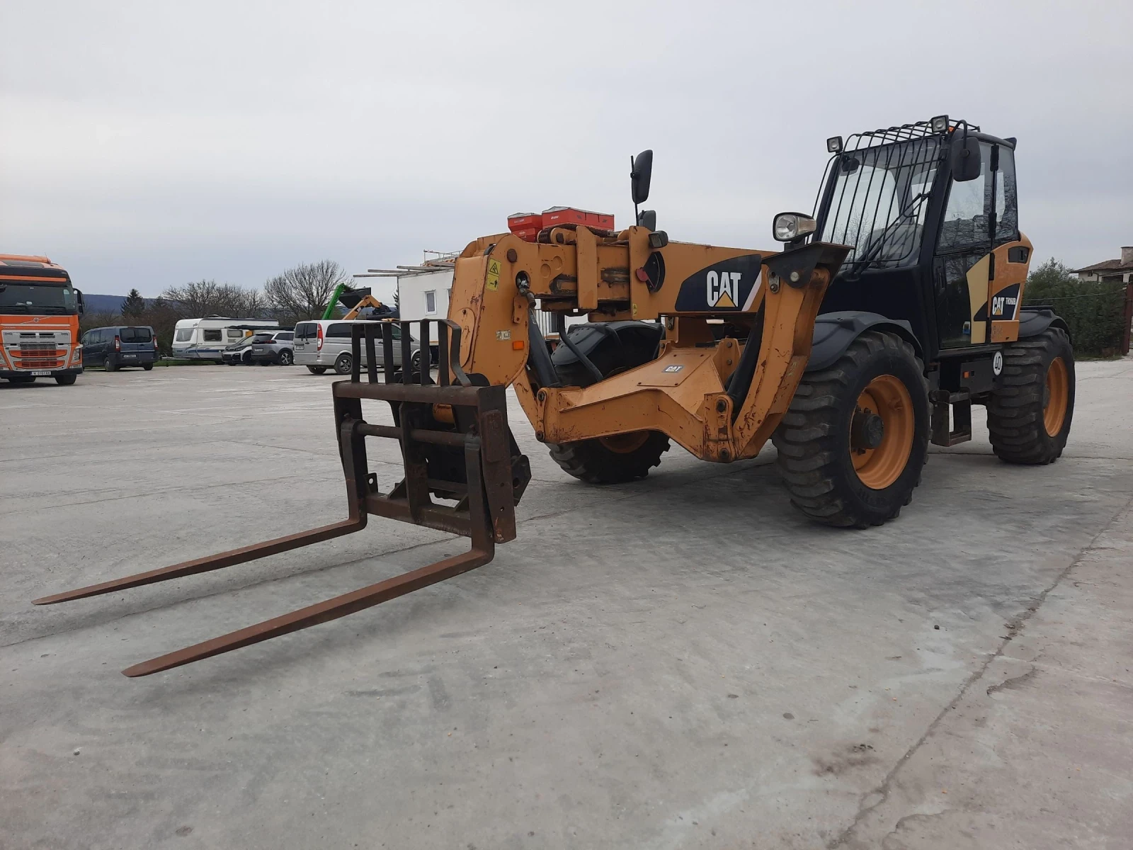 Телескопични товарачи Caterpillar TH 360 B- 14метра - изображение 2