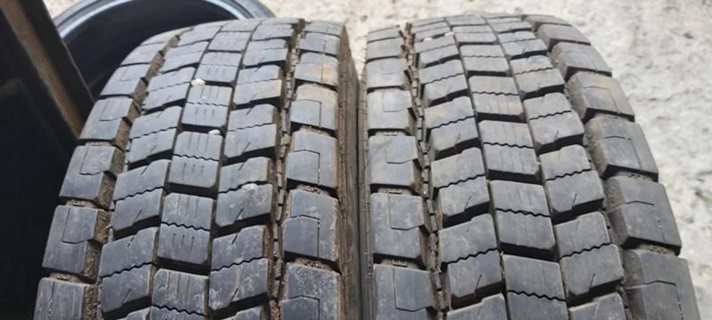 Гуми Летни 215/75R17.5, снимка 1 - Гуми и джанти - 41999521