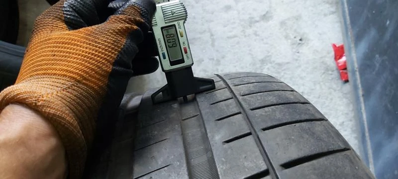 Гуми Летни 275/40R20, снимка 4 - Гуми и джанти - 33641491