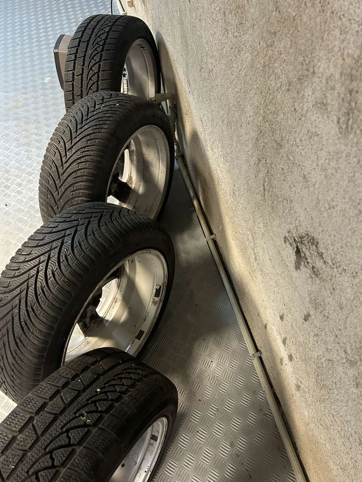 Гуми с джанти 225/45R17, снимка 10 - Гуми и джанти - 56661146
