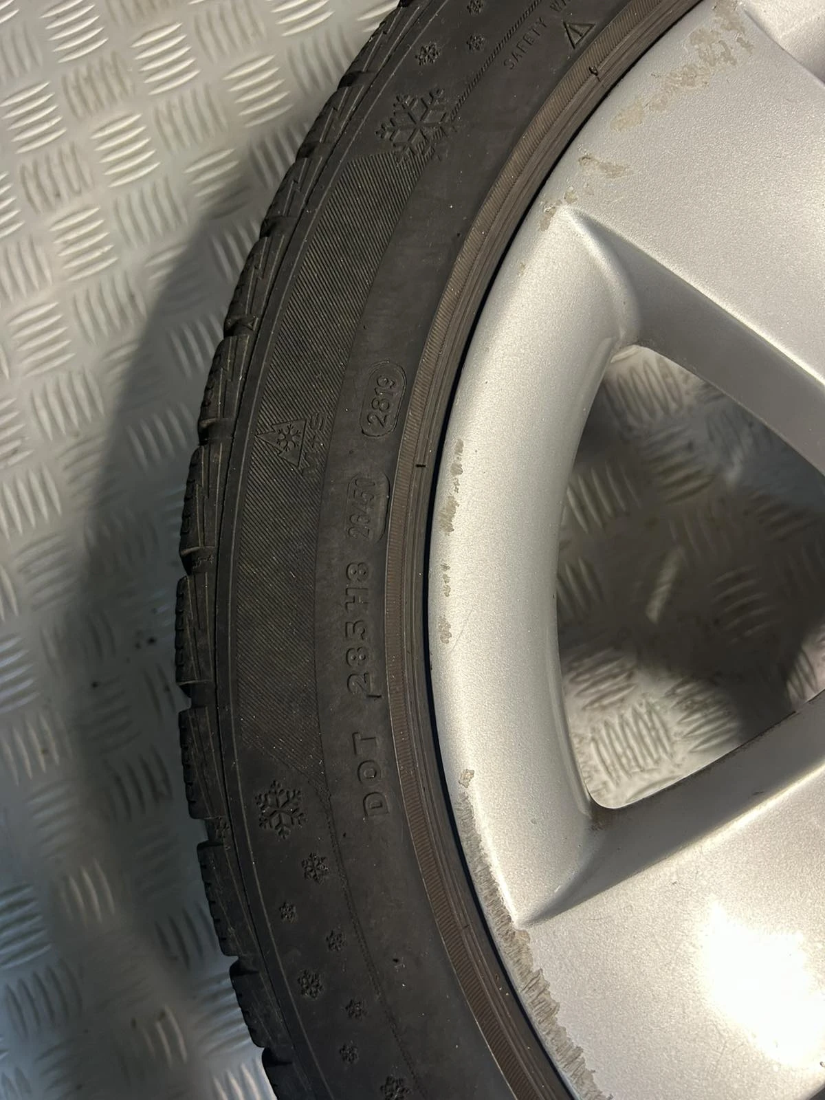 Гуми с джанти 225/45R17, снимка 6 - Гуми и джанти - 56661146