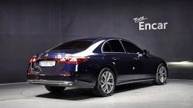 Mercedes-Benz E 220 ПАМЕТ* ПОДГРЕВ* ОБДУХВАНЕ* 360 КАМЕРА* ДИСТРОНИК, снимка 2