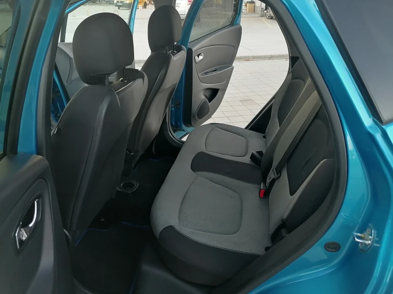 Renault Captur, снимка 10 - Автомобили и джипове - 48041879