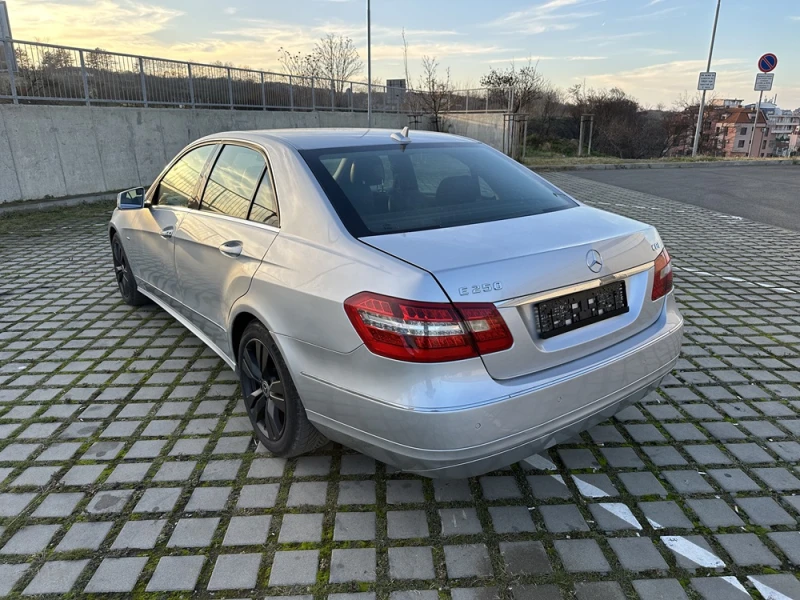 Mercedes-Benz E 250 CDI, снимка 5 - Автомобили и джипове - 48679390