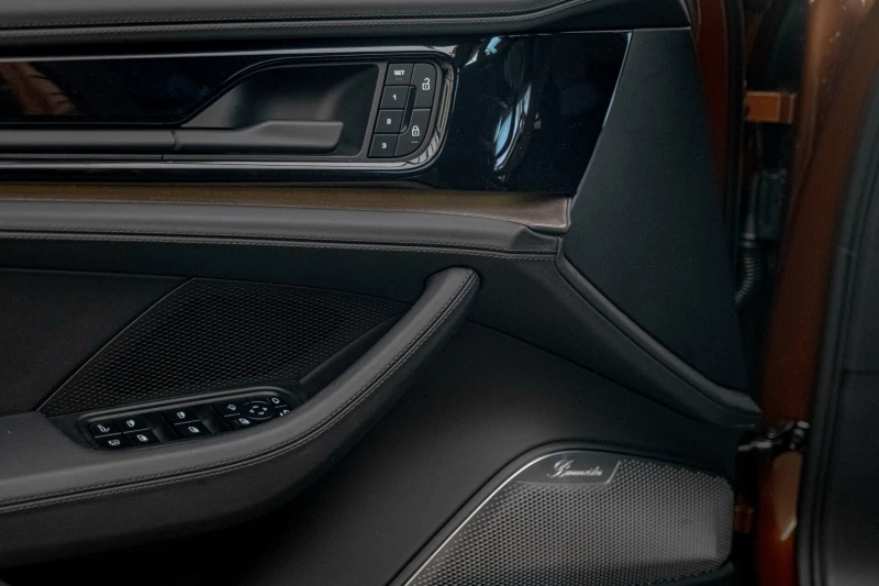 Porsche Panamera Turbo E-Hyb/PDLS+ /PDK/Active Ride/Burm/Beifahrer-, снимка 7 - Автомобили и джипове - 52439985