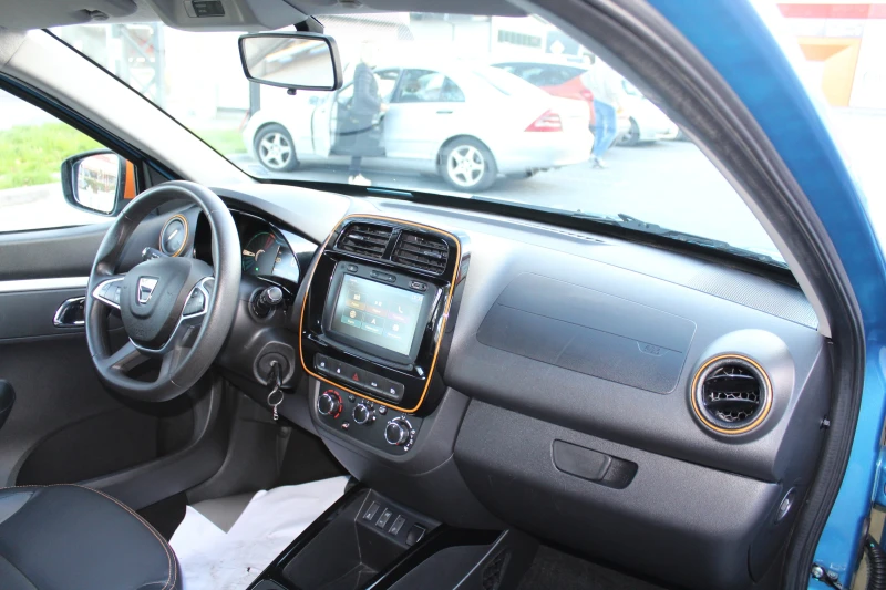 Dacia Spring 33kw, снимка 9 - Автомобили и джипове - 52615884