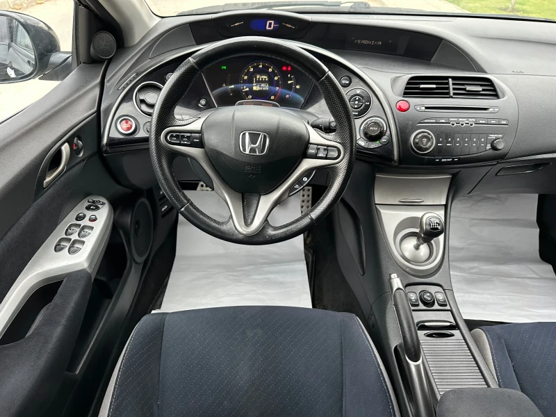 Honda Civic 1.8V-TEC//ГАЗОВ ИНЖ//EXECUTIVE, снимка 11 - Автомобили и джипове - 52652143