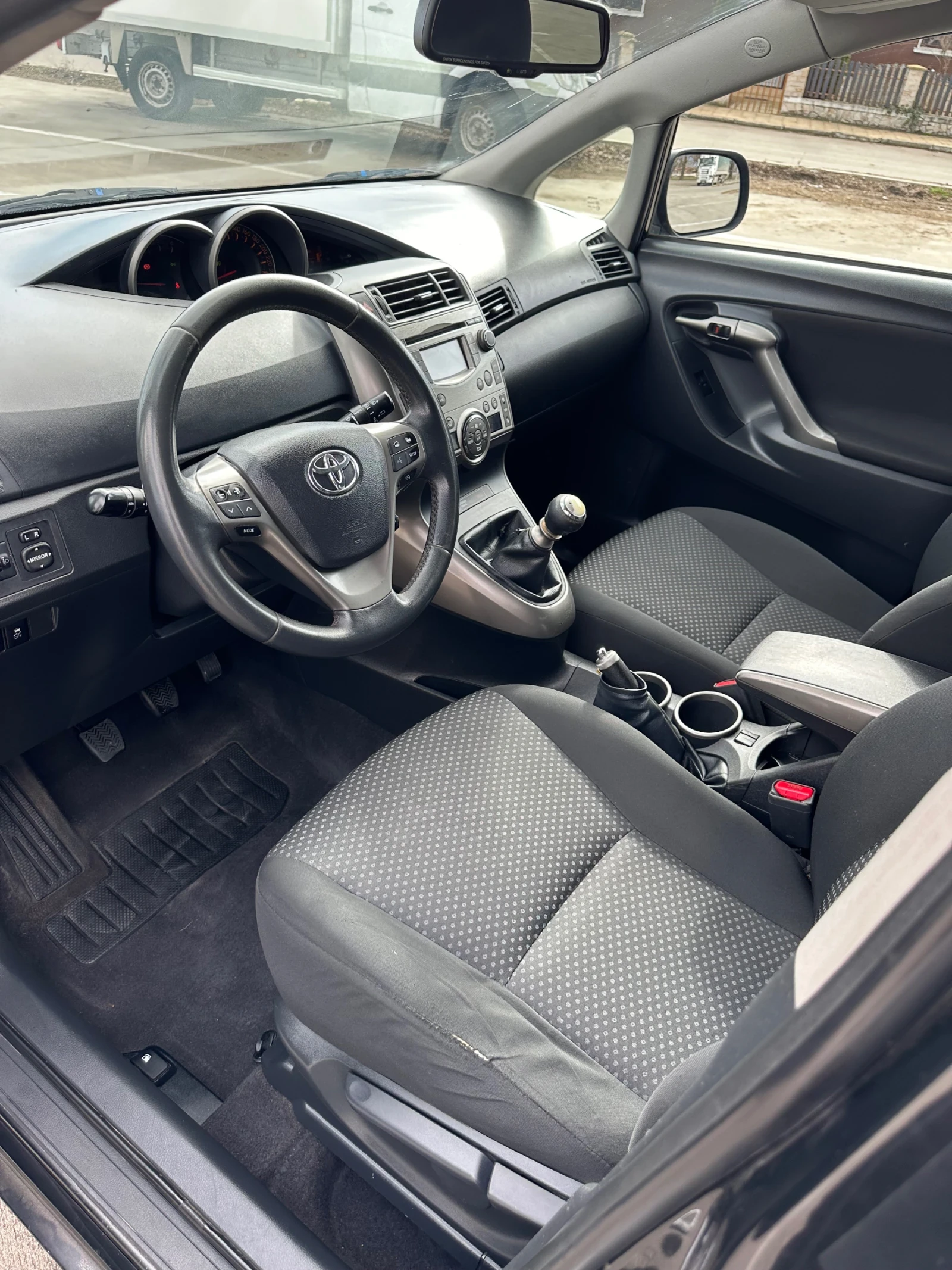 Toyota Verso 2.0 D-4D - изображение 7