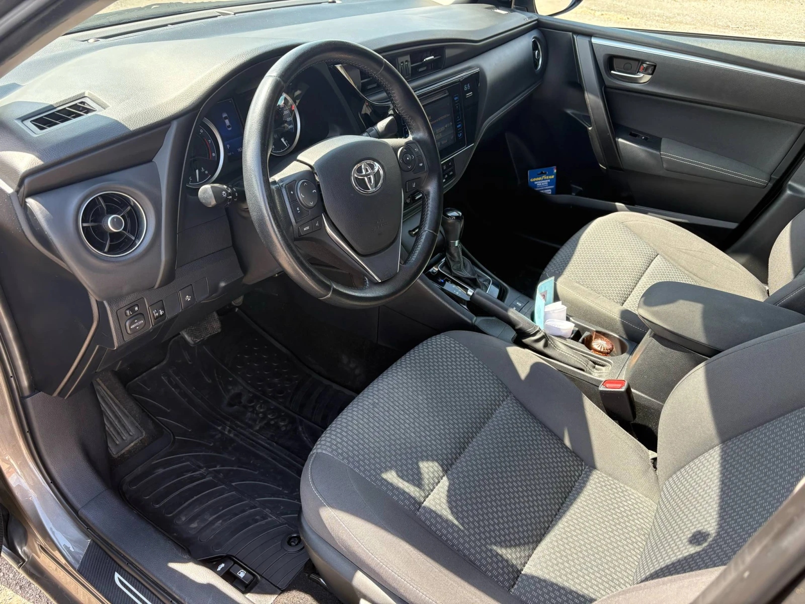 Toyota Corolla  - изображение 10