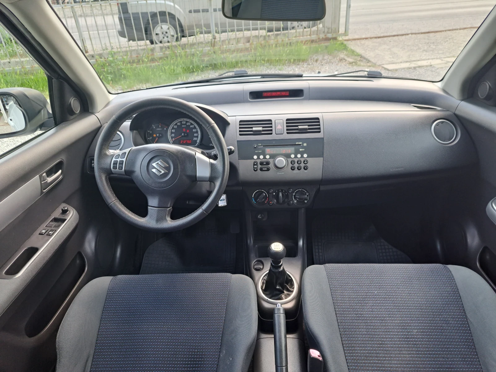 Suzuki Swift 1.3DDIS  | Mobile.bg   12