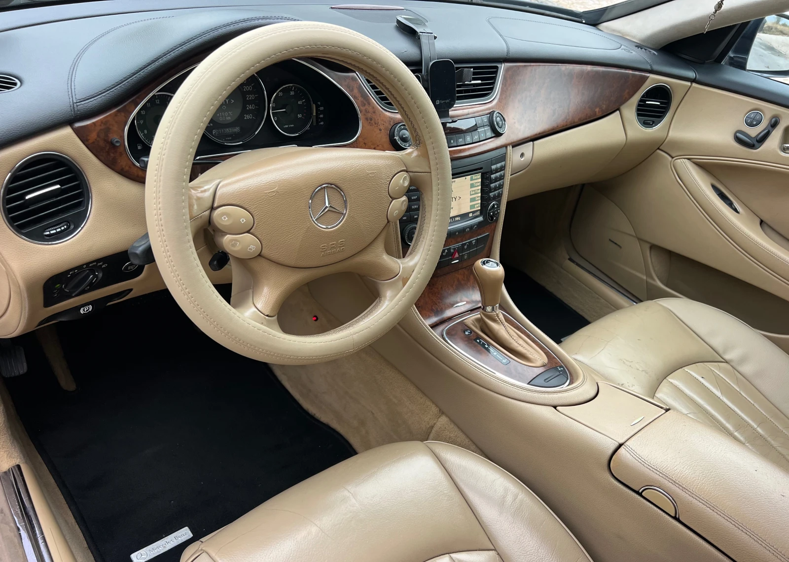 Mercedes-Benz CLS 320 CDI AMG-PAKET/FACELIFT/XENON/NAVI/KOJA/UNIKAT - изображение 10