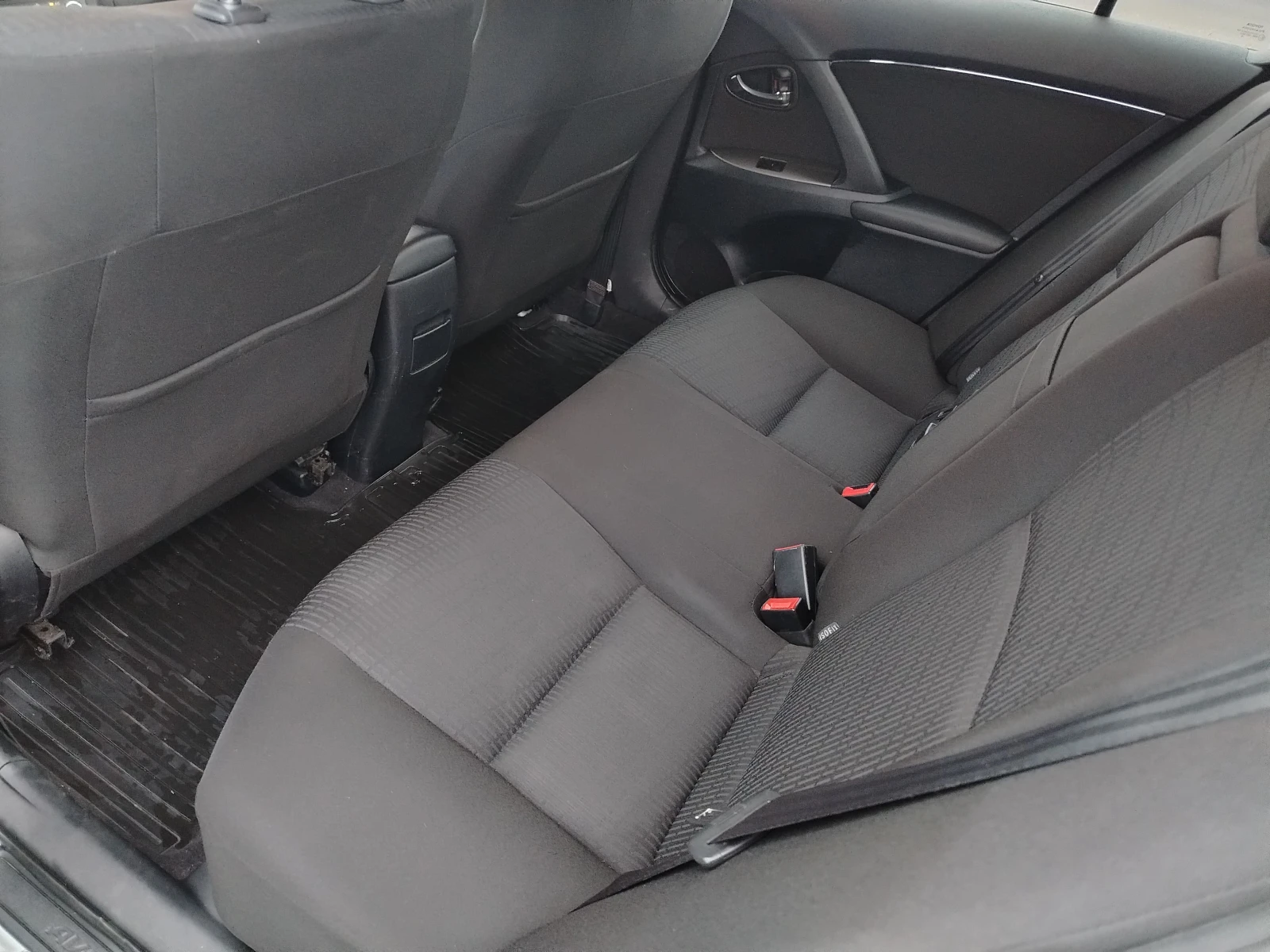 Toyota Avensis 2.0 D4D - 126 . /  /  /   | Mobile.bg   13