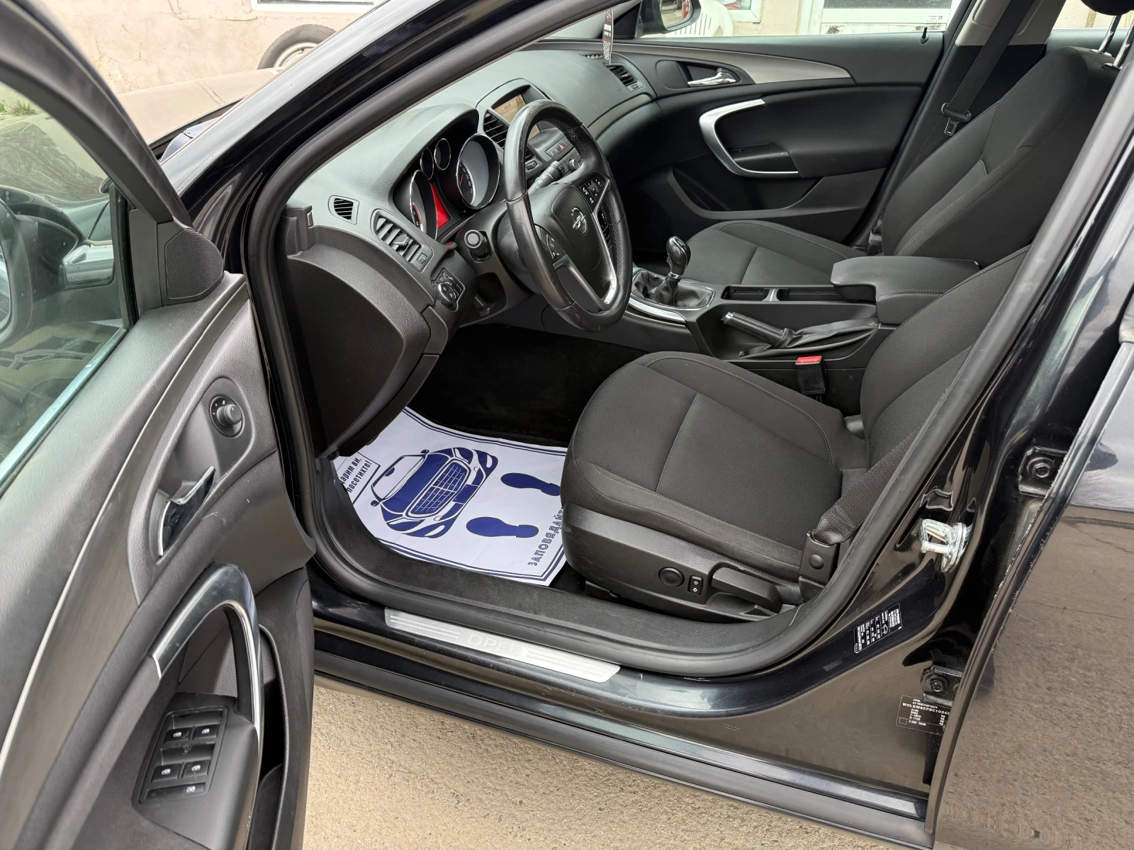 Opel Insignia, снимка 7 - Автомобили и джипове - 53932191