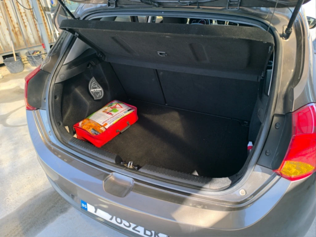 Kia Ceed 1.4i, снимка 12 - Автомобили и джипове - 53956866