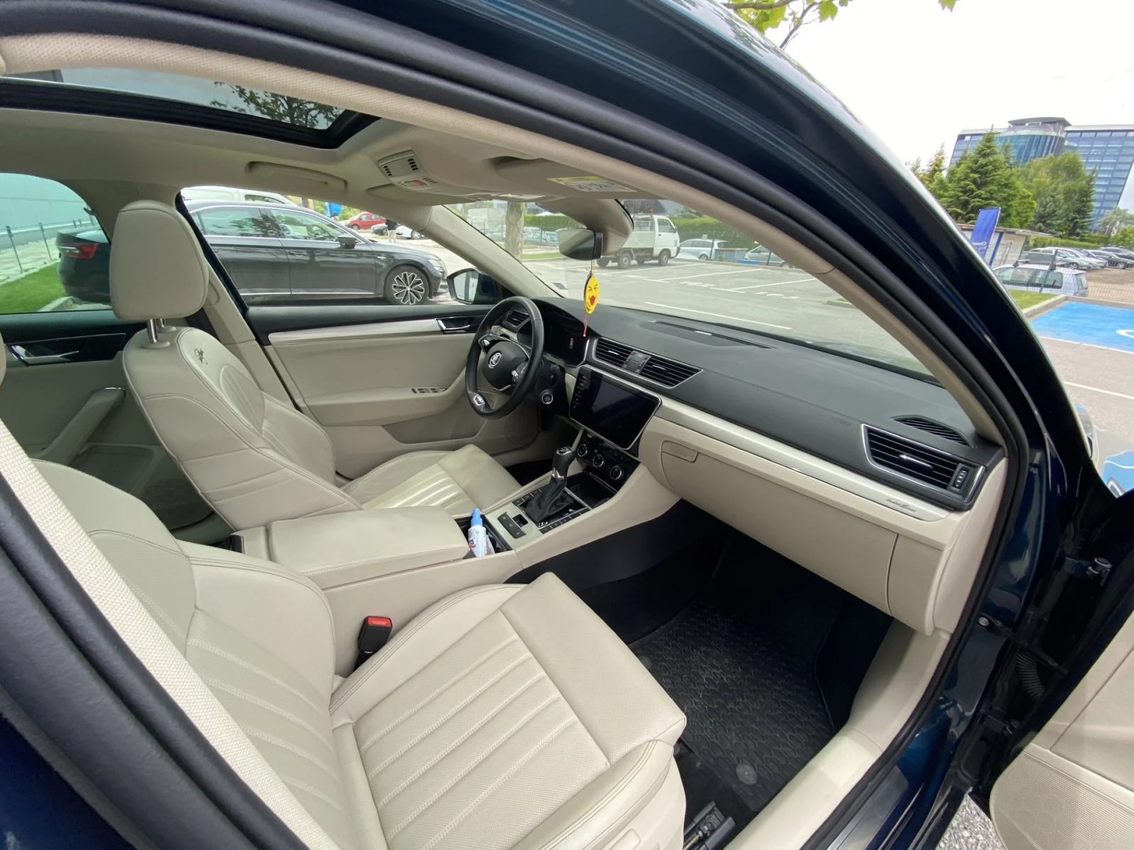 Skoda Superb iV, снимка 2 - Автомобили и джипове - 54110541