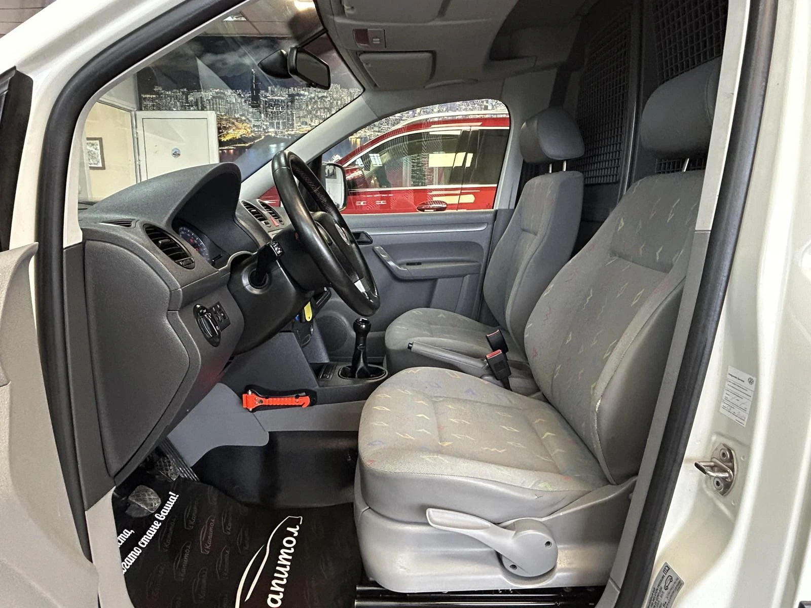 VW Caddy 2.0 SDI, снимка 12 - Автомобили и джипове - 54376265