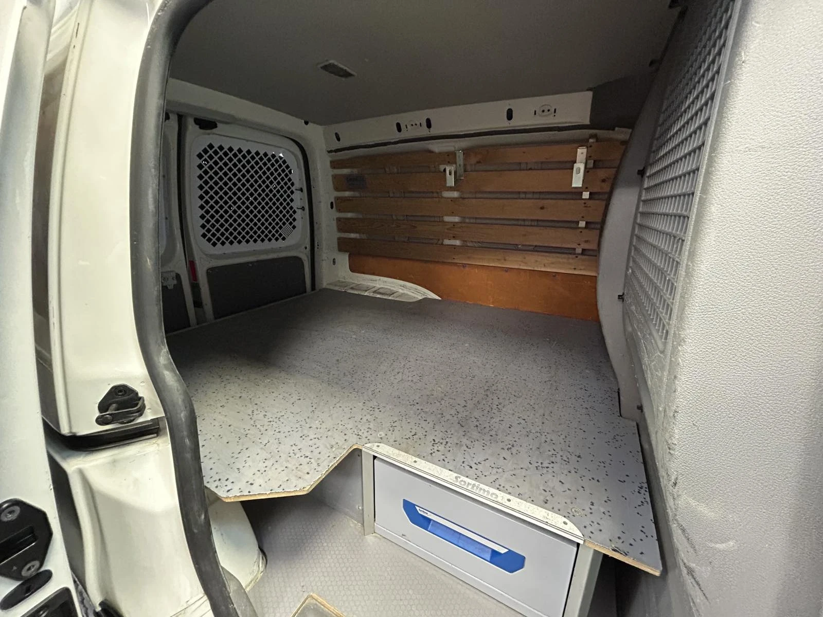 VW Caddy 2.0 SDI, снимка 9 - Автомобили и джипове - 54376265