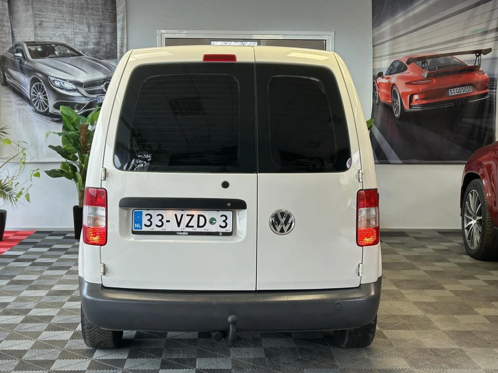 VW Caddy 2.0 SDI, снимка 4 - Автомобили и джипове - 54376265