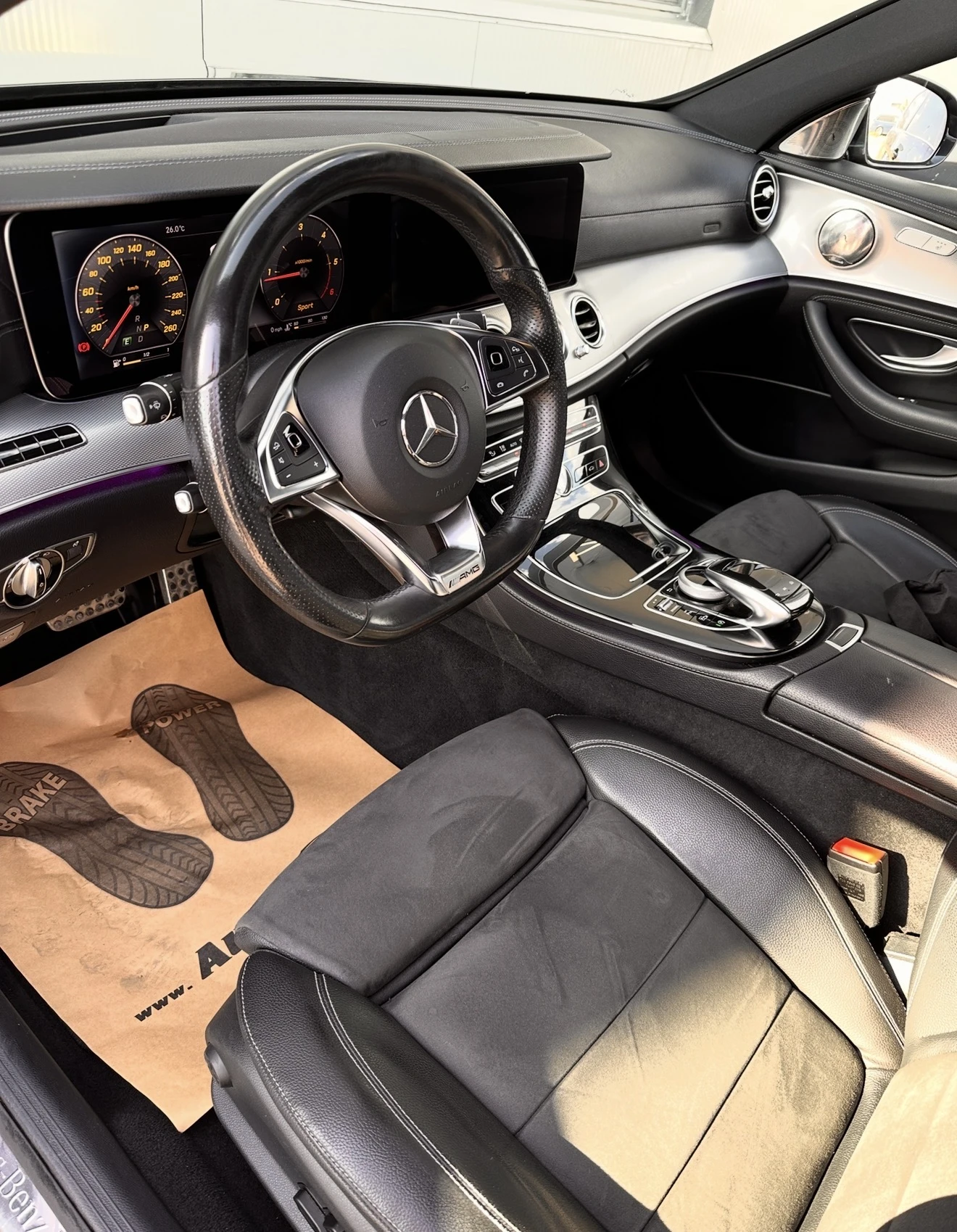 Mercedes-Benz E 220, снимка 5 - Автомобили и джипове - 54589237