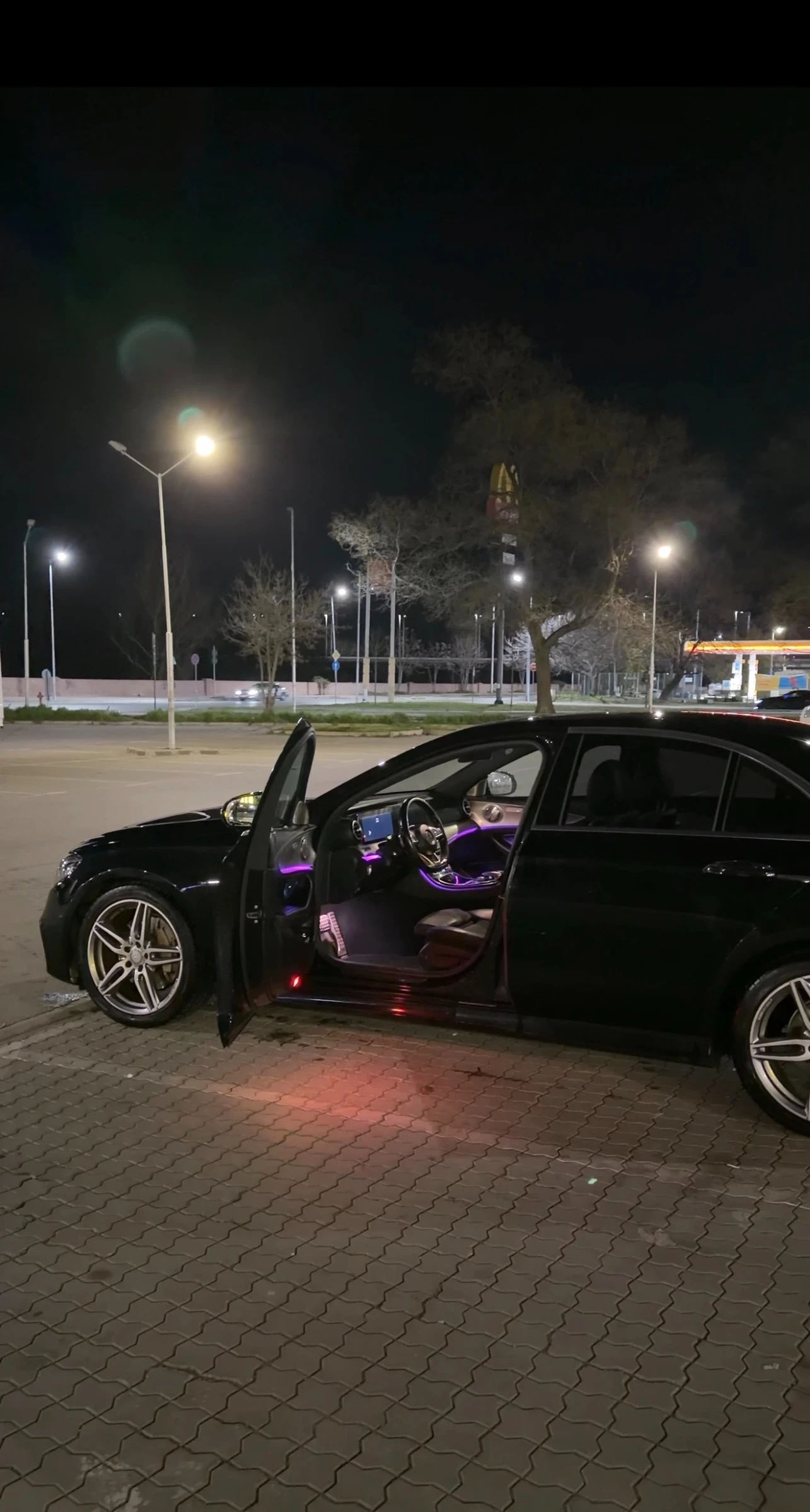 Mercedes-Benz E 220, снимка 7 - Автомобили и джипове - 54589237