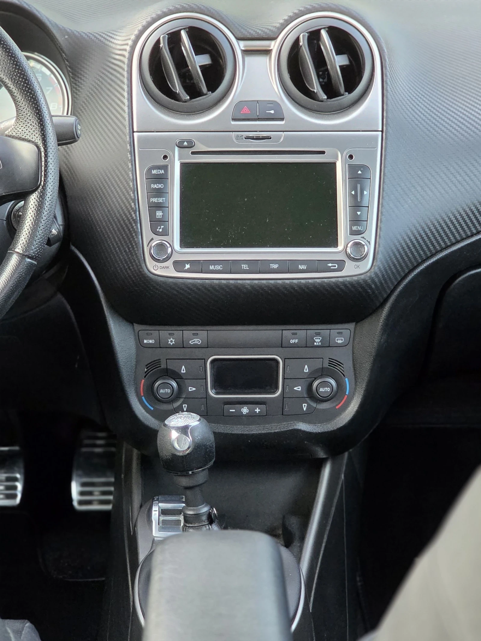 Alfa Romeo MiTo QV 1.4т 170к.с. / Bose / Кожа / Сервизна история, снимка 13 - Автомобили и джипове - 54772672