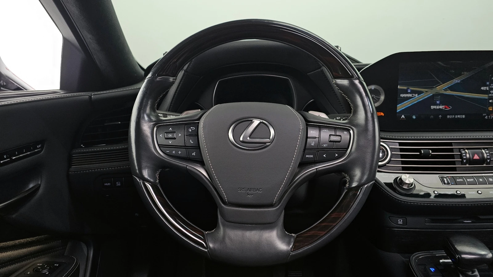 Lexus LS 500 AWD/ПОДГРЕВИ/ОБДУХВАНЕ/ПАНО/ECS/HUD/ЩОРИ, снимка 13 - Автомобили и джипове - 54837694
