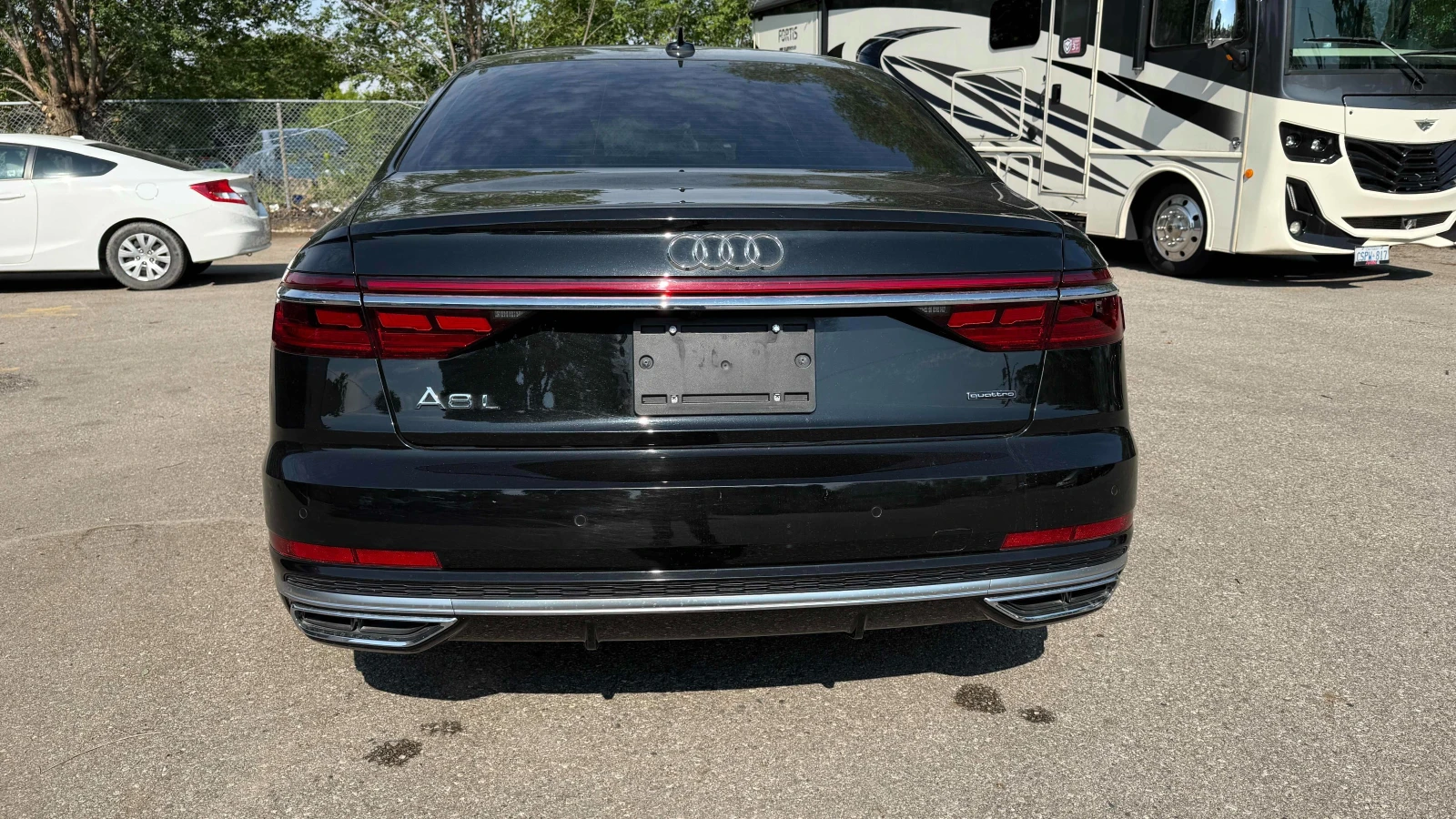 Audi A8 55 TFSI / НАПЪЛНО ОБСЛУЖЕН ! СМЕНЕН АЛТЕРНАТОР , снимка 5 - Автомобили и джипове - 54870490