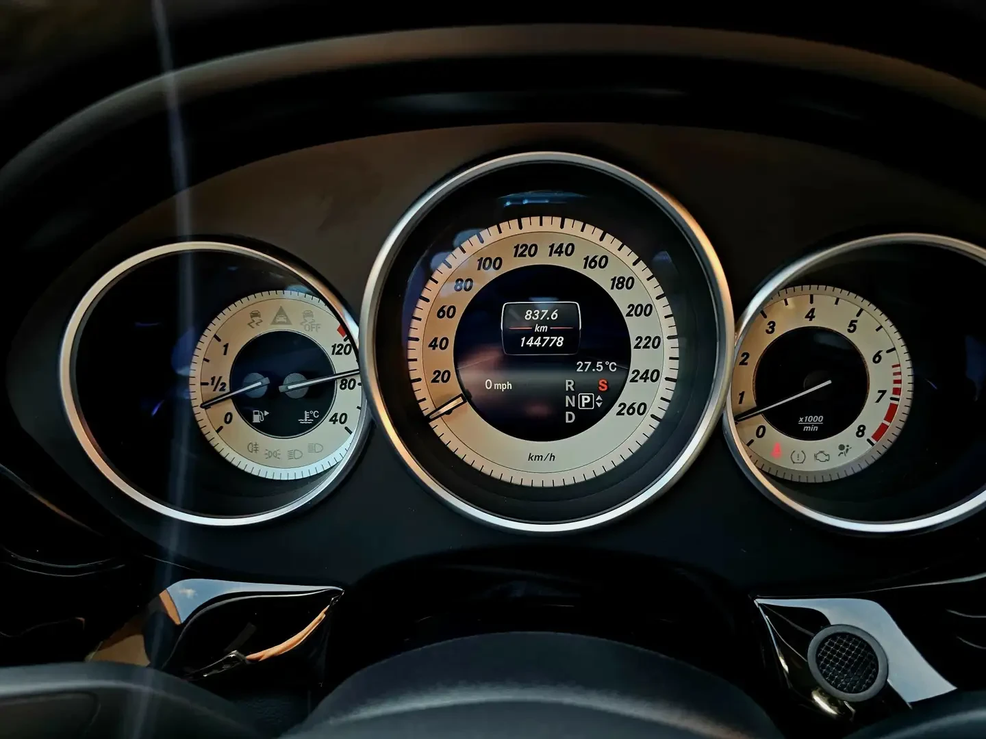 Mercedes-Benz CLS 550 4MATIC, снимка 13 - Автомобили и джипове - 54959559