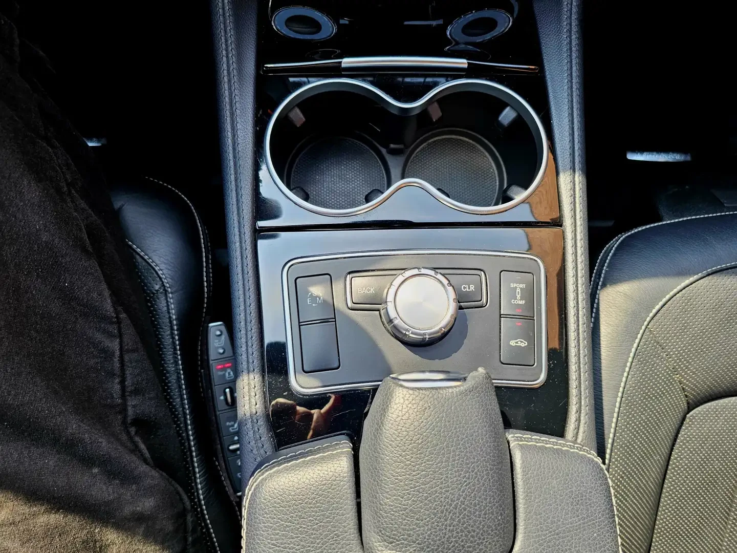Mercedes-Benz CLS 550 4MATIC, снимка 14 - Автомобили и джипове - 54959559