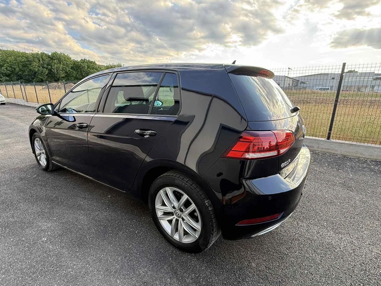 VW Golf, снимка 3 - Автомобили и джипове - 54974321