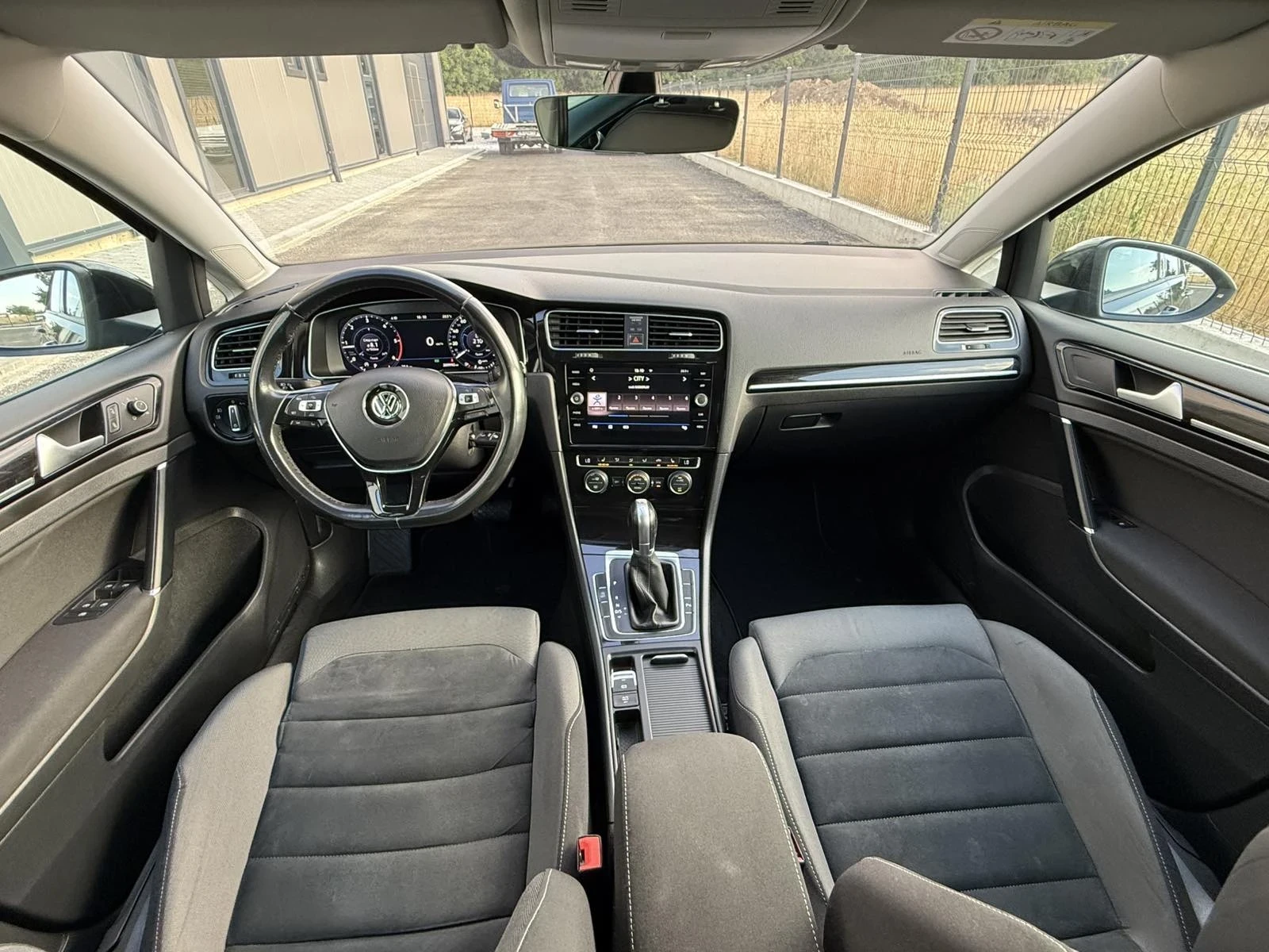 VW Golf, снимка 7 - Автомобили и джипове - 54974321