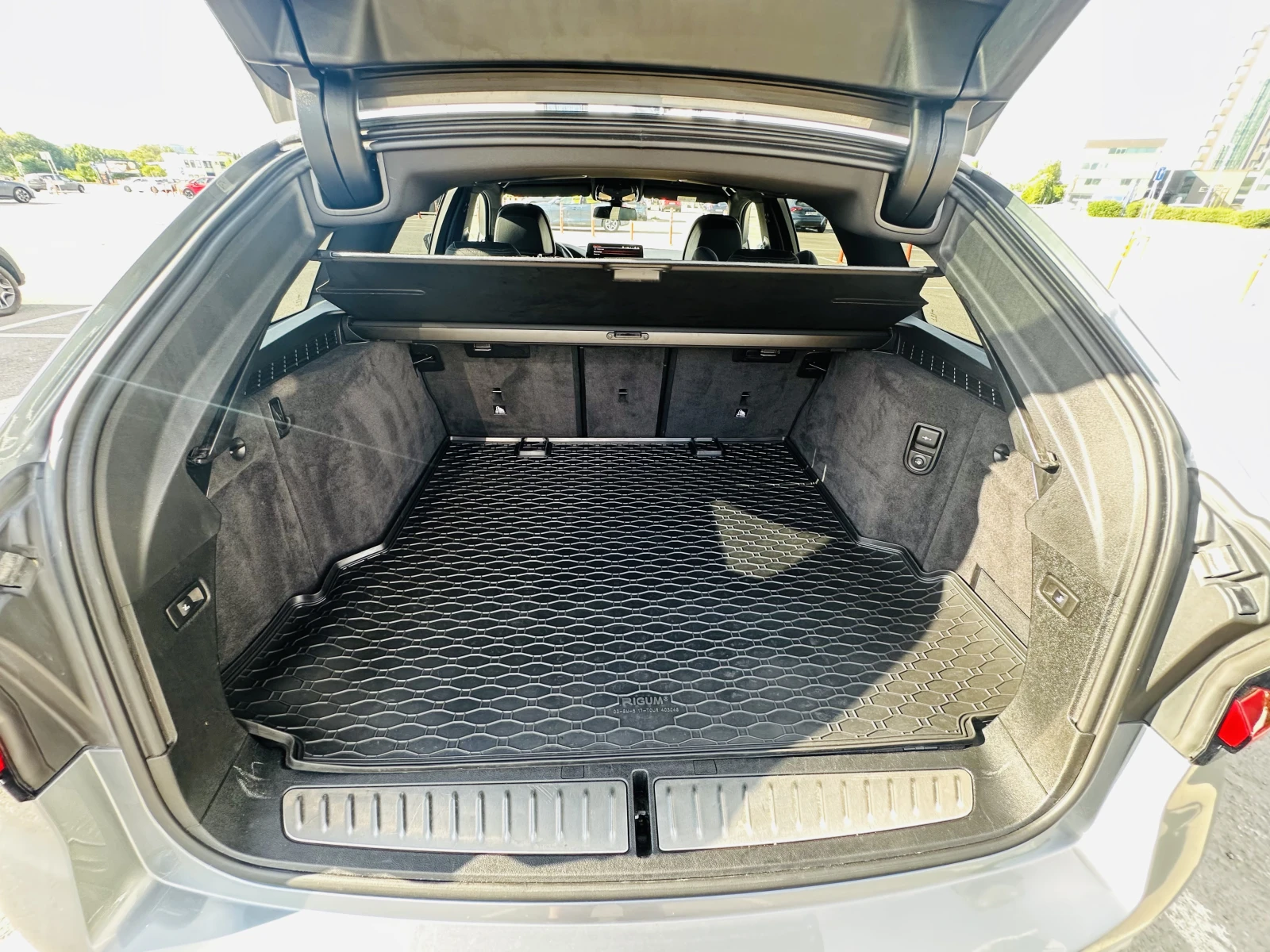 BMW 530 xDrive Touring (G31), снимка 13 - Автомобили и джипове - 54984367