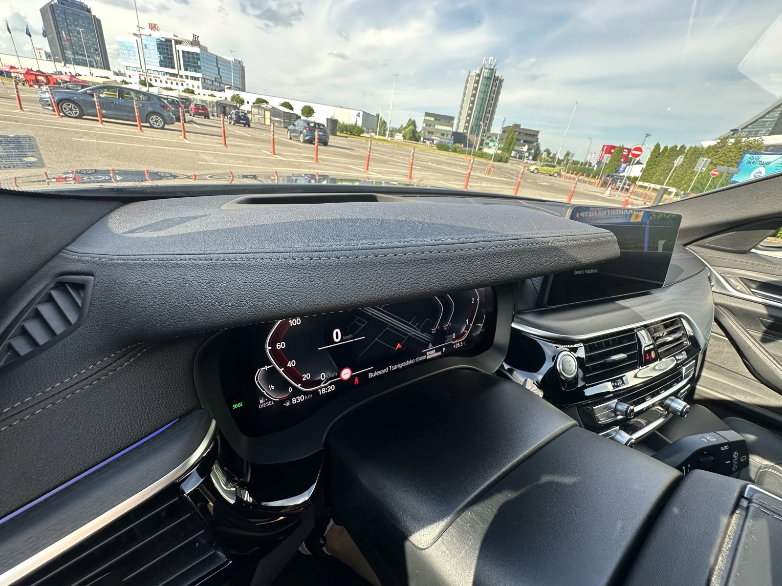 BMW 530 xDrive Touring (G31), снимка 15 - Автомобили и джипове - 54984367