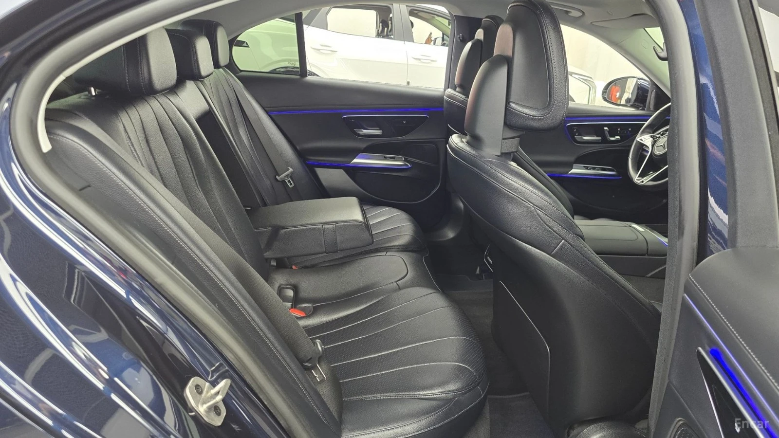 Mercedes-Benz E 220 ПАМЕТ* ПОДГРЕВ* ОБДУХВАНЕ* 360 КАМЕРА* ДИСТРОНИК, снимка 11 - Автомобили и джипове - 55459811