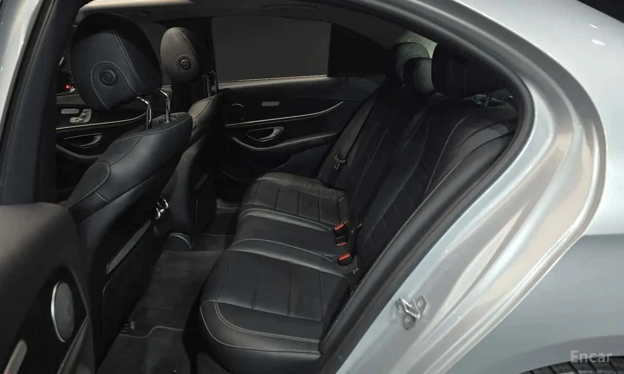 Mercedes-Benz E 300 КРАЙНА ЦЕНА ДО БЪЛГАРИЯ * АВТОКРЕДИТ, снимка 12 - Автомобили и джипове - 55571520