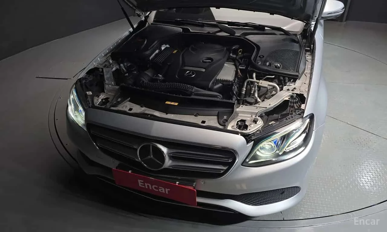 Mercedes-Benz E 300 КРАЙНА ЦЕНА ДО БЪЛГАРИЯ * АВТОКРЕДИТ, снимка 6 - Автомобили и джипове - 55571520