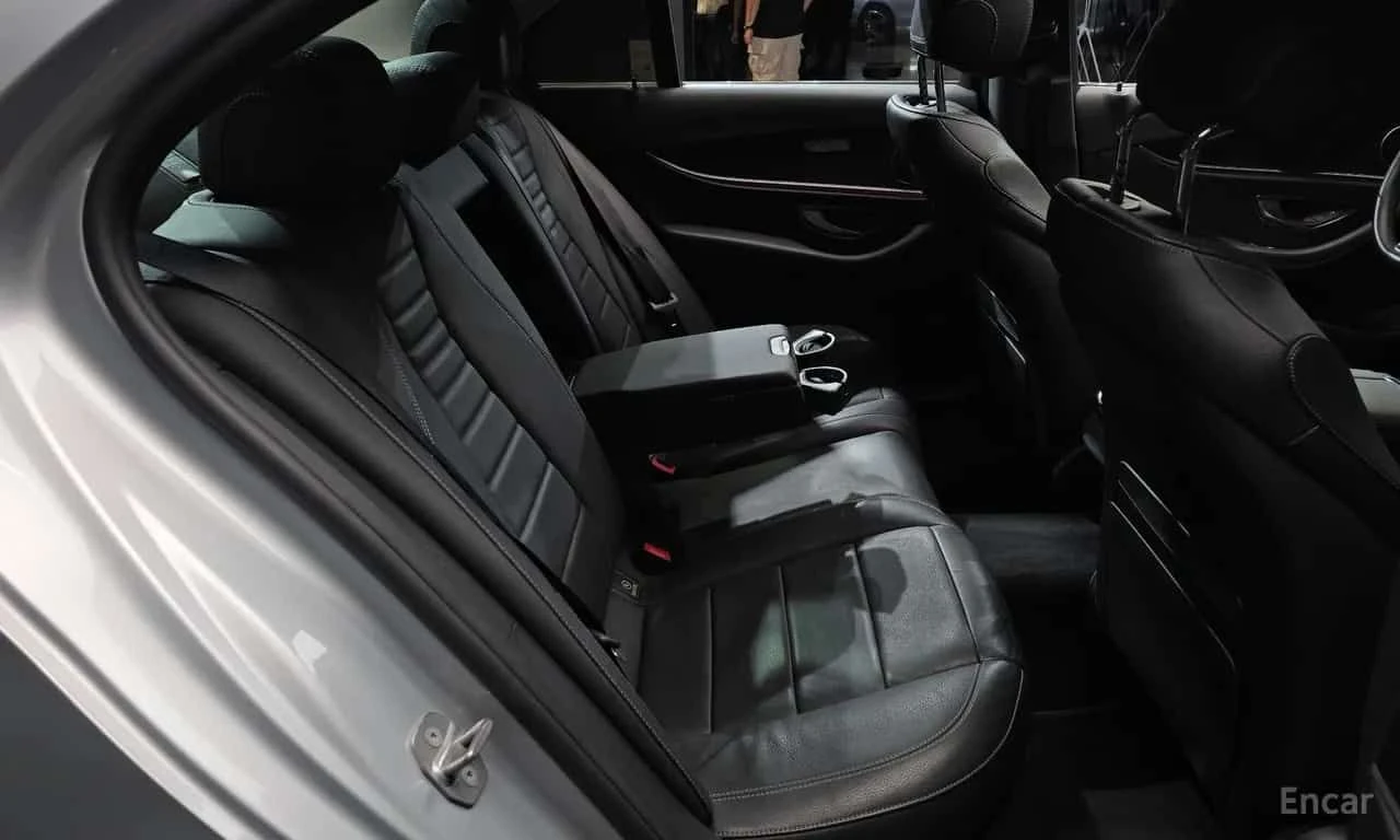Mercedes-Benz E 300 КРАЙНА ЦЕНА ДО БЪЛГАРИЯ * АВТОКРЕДИТ, снимка 11 - Автомобили и джипове - 55571520
