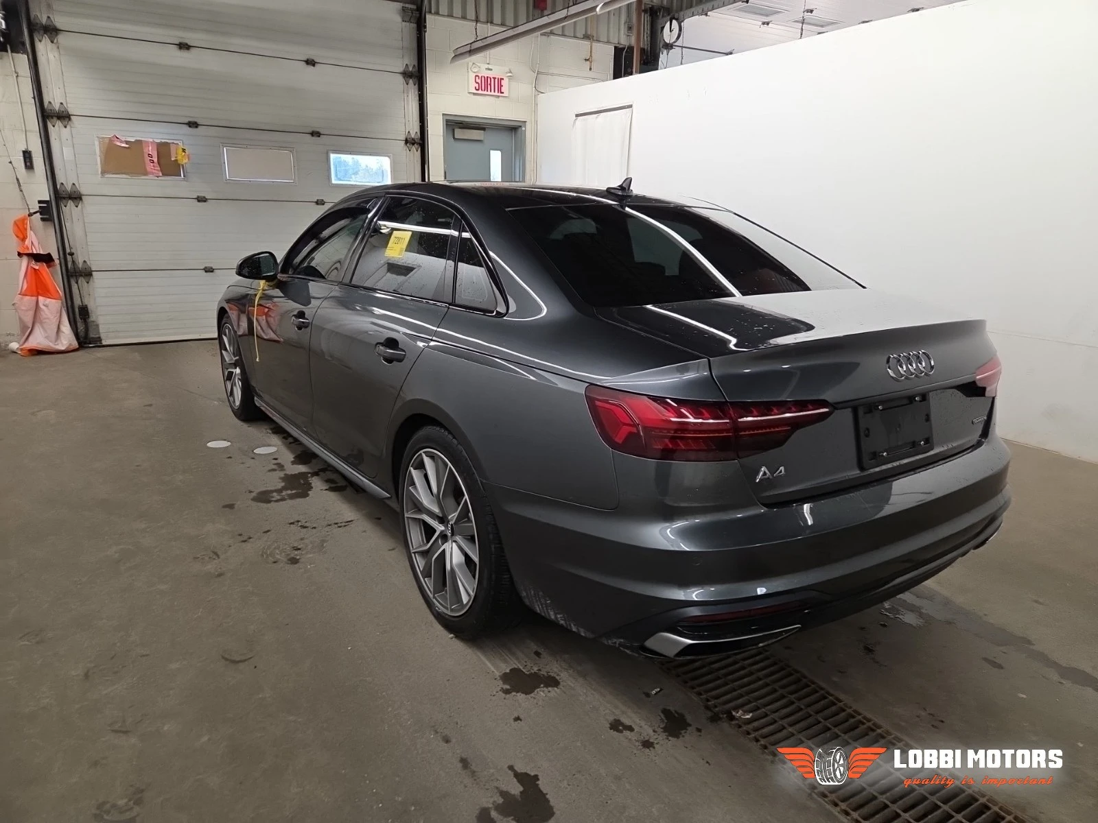 Audi A4, снимка 4 - Автомобили и джипове - 56103847