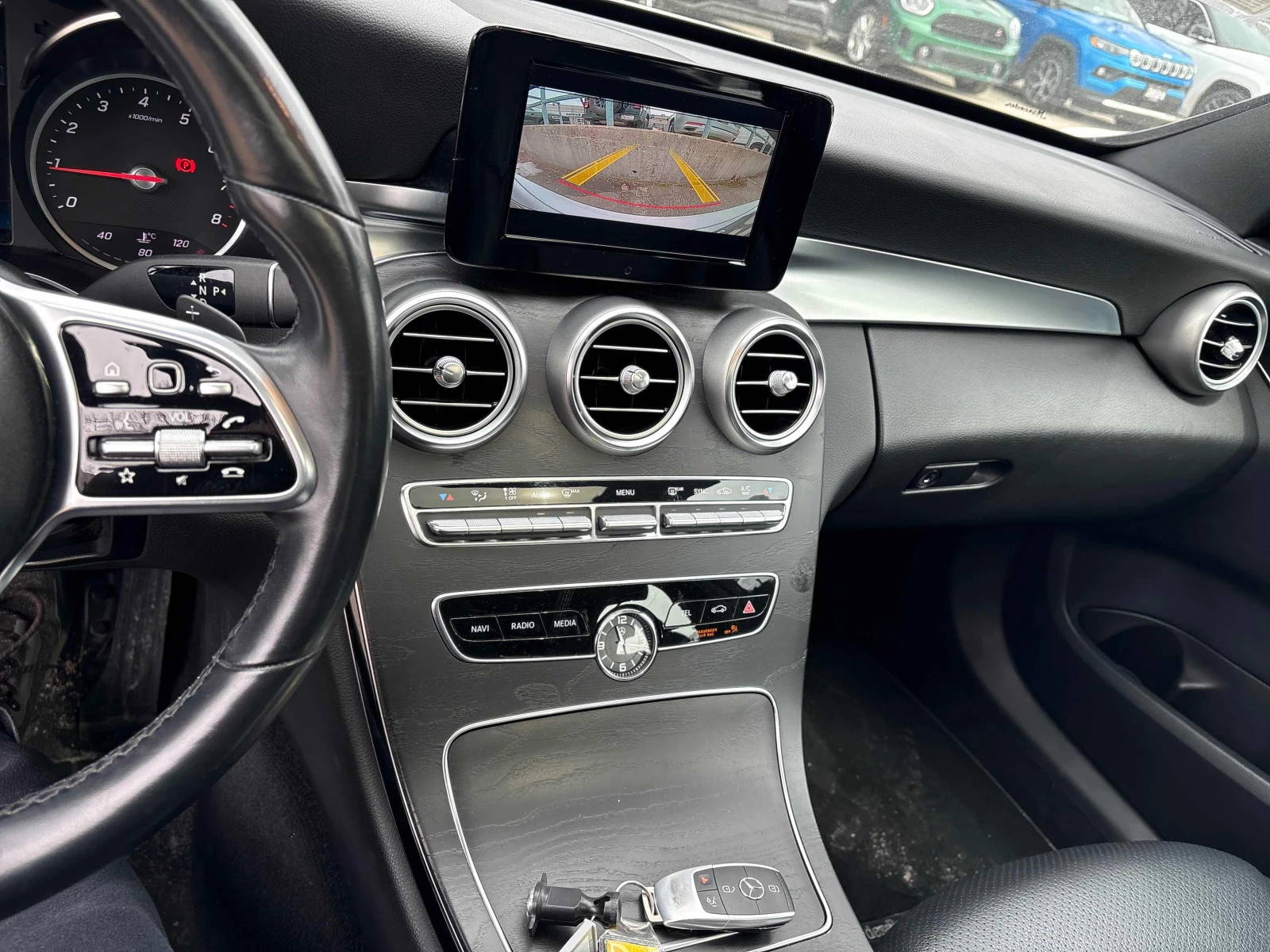 Mercedes-Benz C 300 4MATIC* DISTRONIC* CARFAX* , снимка 9 - Автомобили и джипове - 56120363