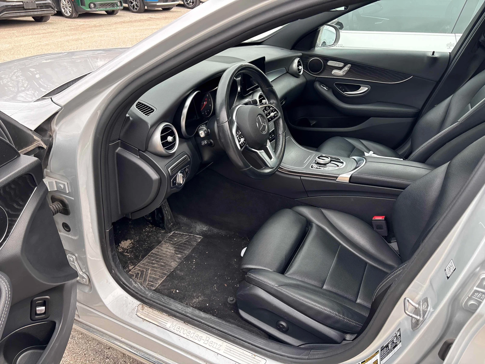 Mercedes-Benz C 300 4MATIC* DISTRONIC* CARFAX* , снимка 5 - Автомобили и джипове - 56120363