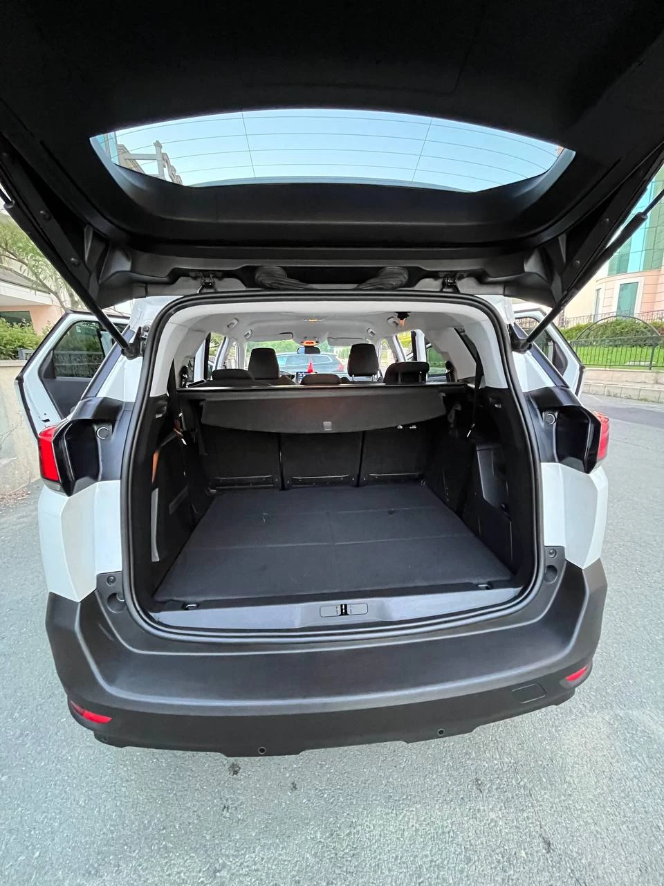 Peugeot 5008, снимка 7 - Автомобили и джипове - 56259791