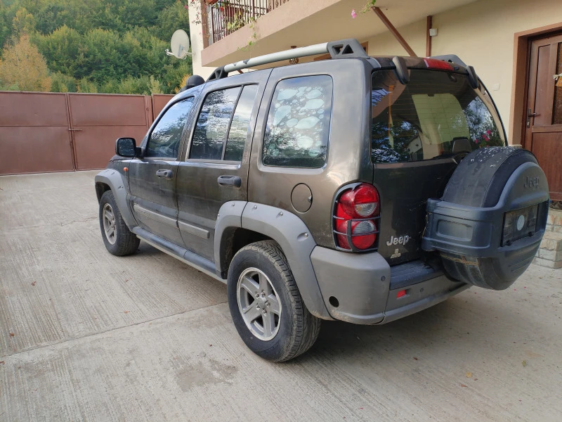 Jeep Cherokee, снимка 9 - Автомобили и джипове - 47357677