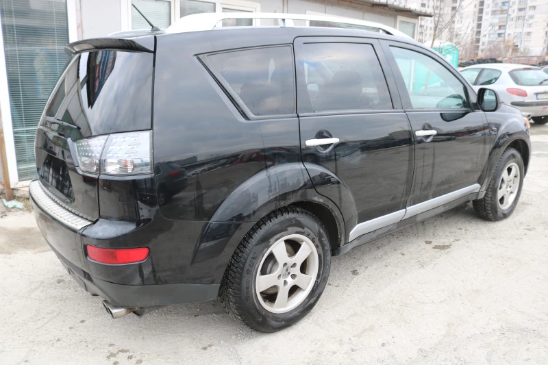 Mitsubishi Outlander 2.0 DI-D 4x4, снимка 6 - Автомобили и джипове - 49291306