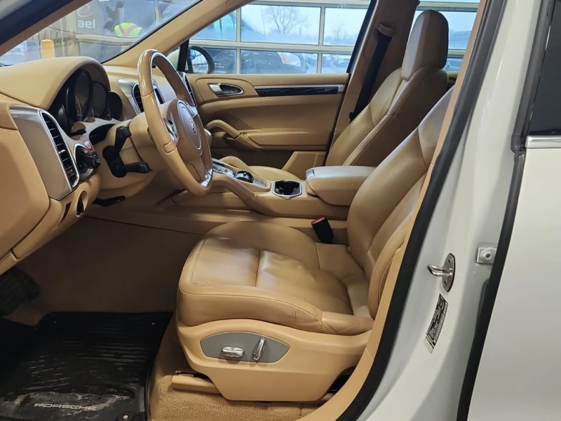 Porsche Cayenne 2013 AWD TIPTRONIC * CARFAX * ОТ ПРЕДСТАВИТЕЛСТВО, снимка 5 - Автомобили и джипове - 53131643