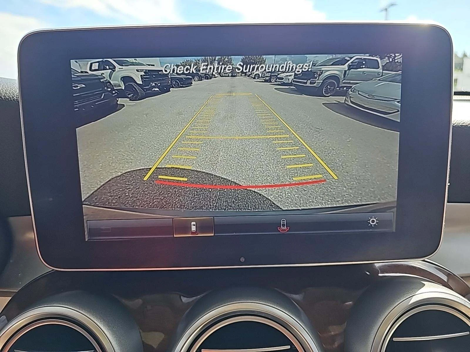 Mercedes-Benz GLC 300 DISTRONIK* LANE ASSIST* PANO* AMBIENT* KEYLESS GO* - изображение 7