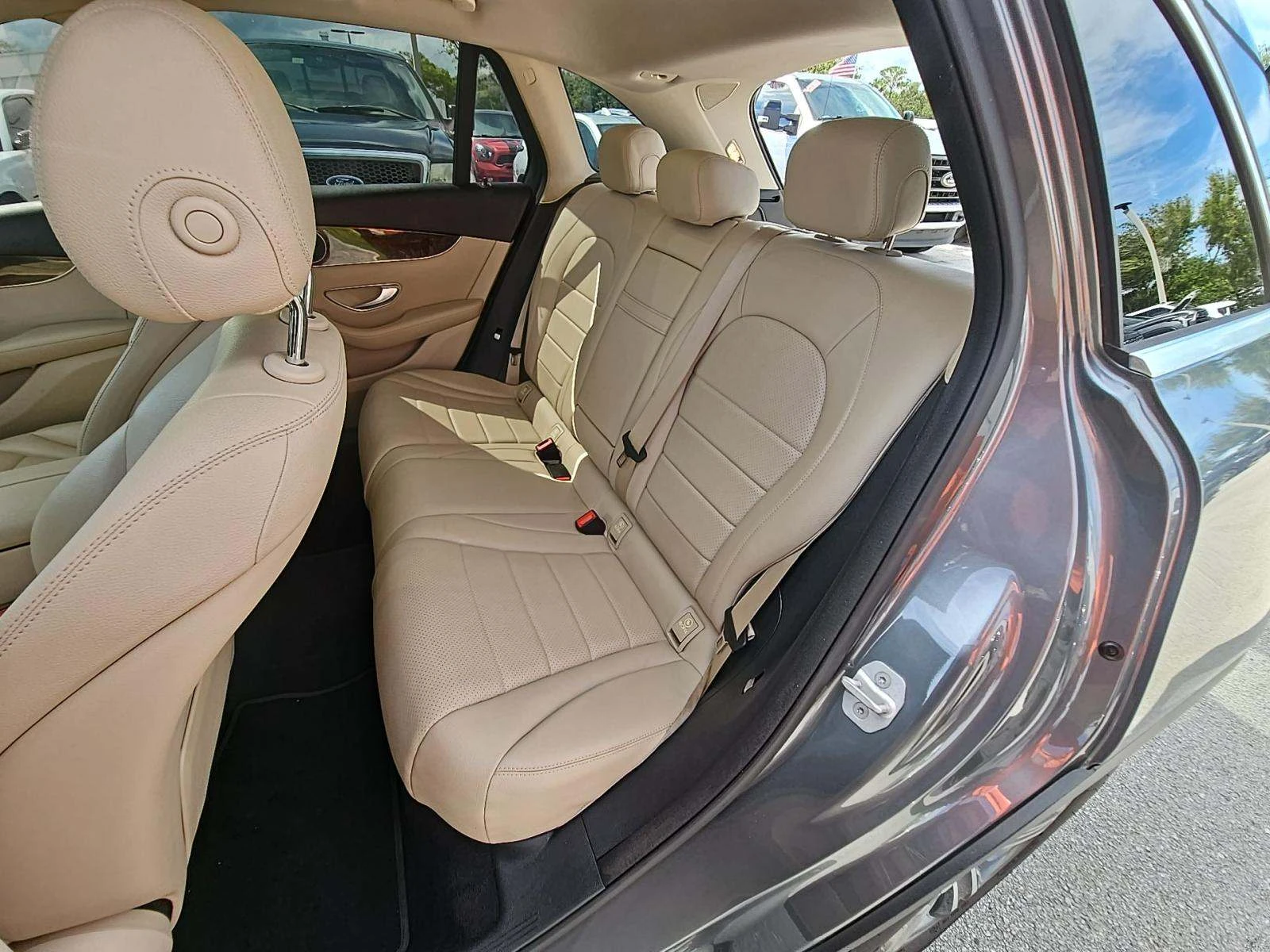 Mercedes-Benz GLC 300 DISTRONIK* LANE ASSIST* PANO* AMBIENT* KEYLESS GO* | Mobile.bg   11