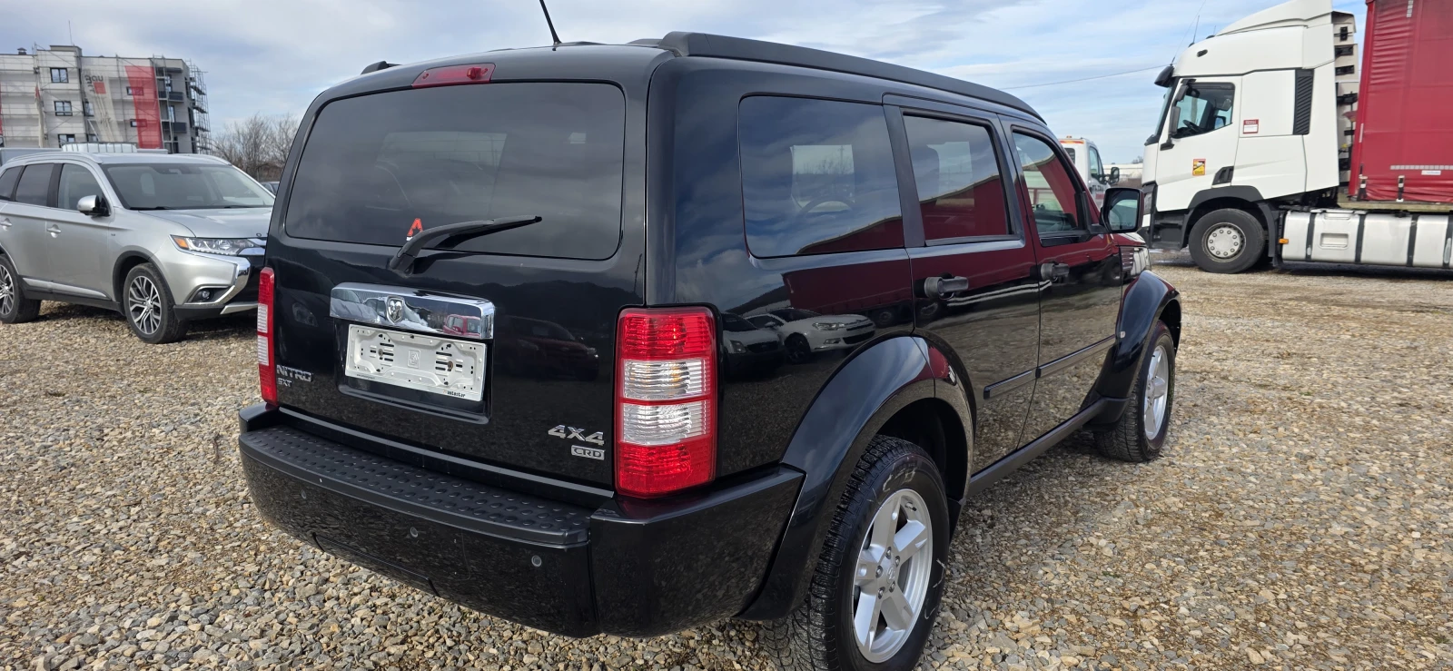 Dodge Nitro 2.8CRDI SXT $Кожа$подгрев$автопилот$автомат$4Х4$ - изображение 5